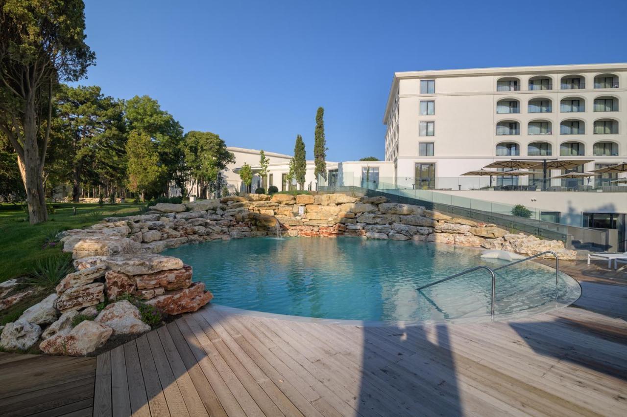 ホテル Ensana Aquahouse セインツ・コンスタンティン＆ヘレナ エクステリア 写真 The hotel's swimming pool
